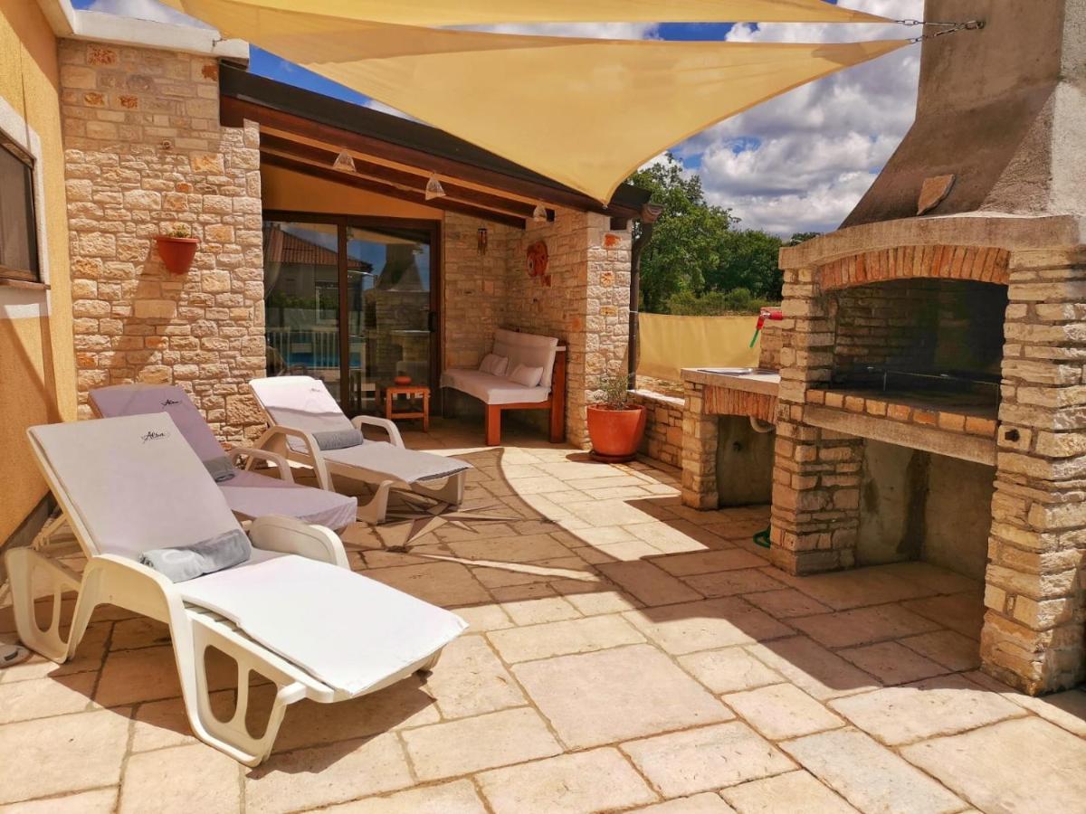 Luxury Apartment Alba With Pool カンファナル エクステリア 写真