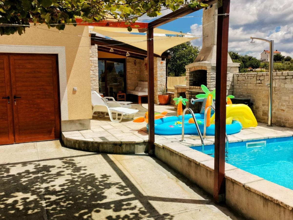 Luxury Apartment Alba With Pool カンファナル エクステリア 写真