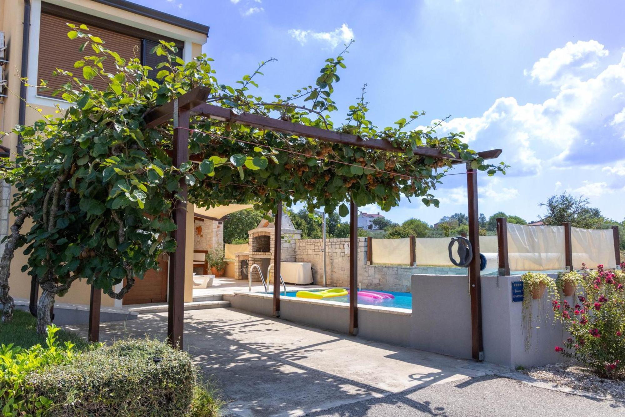 Luxury Apartment Alba With Pool カンファナル エクステリア 写真