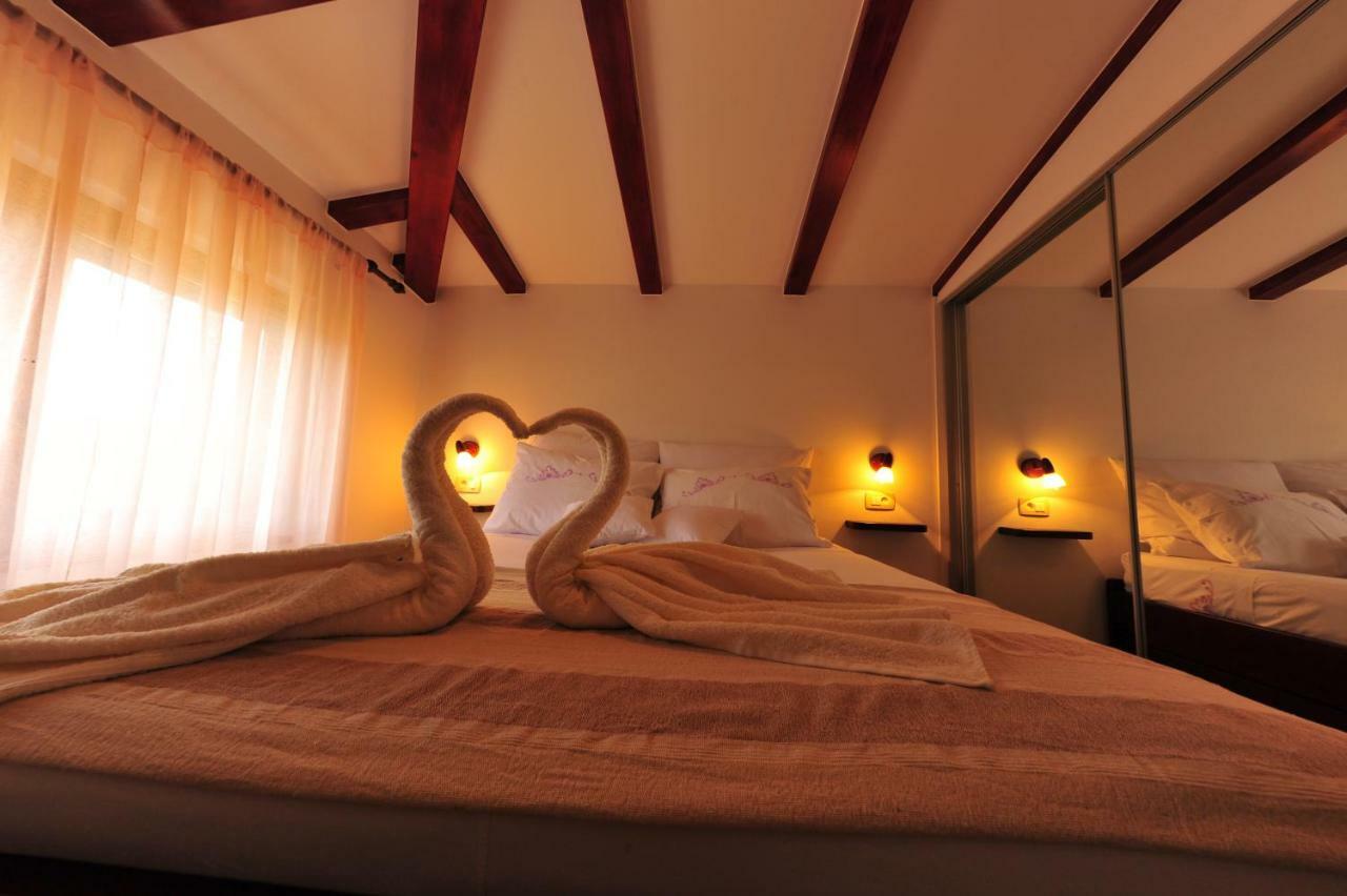Luxury Apartment Alba With Pool カンファナル エクステリア 写真